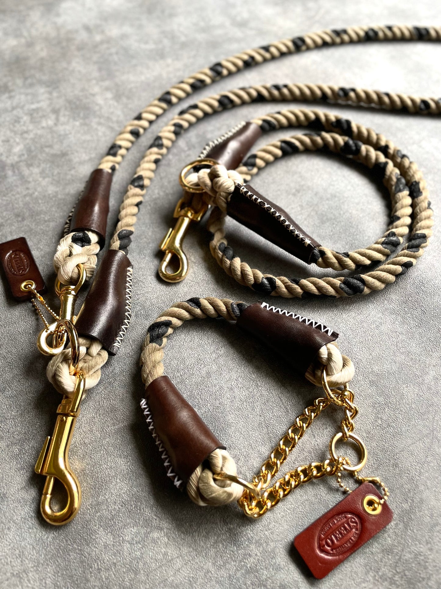 牛柄ROPE COLLAR