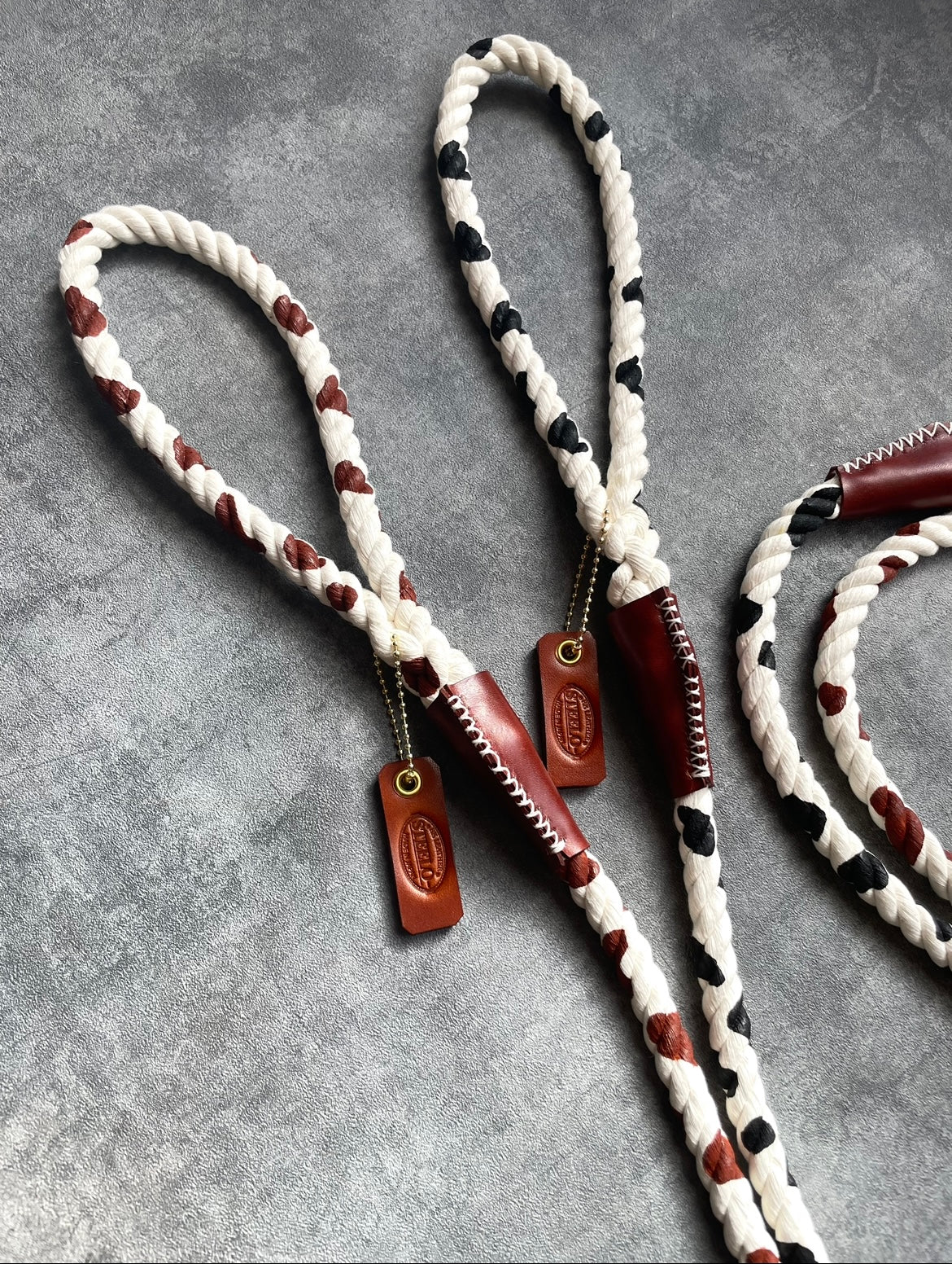 CUSTOM CASUAL 牛柄 ROPE LEAD