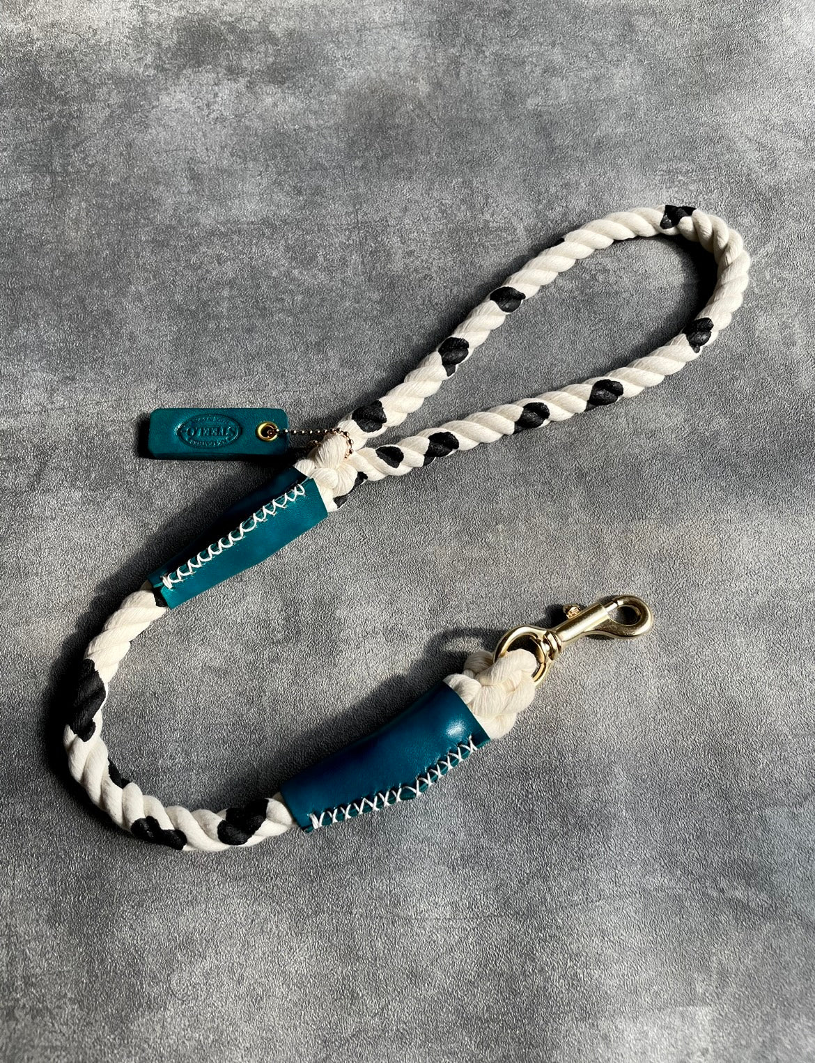 CUSTOM CASUAL 牛柄 ROPE LEAD