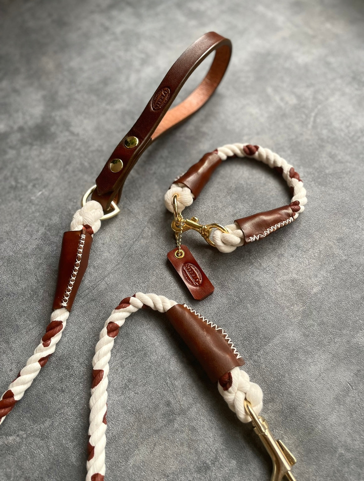 牛柄ROPE COLLAR